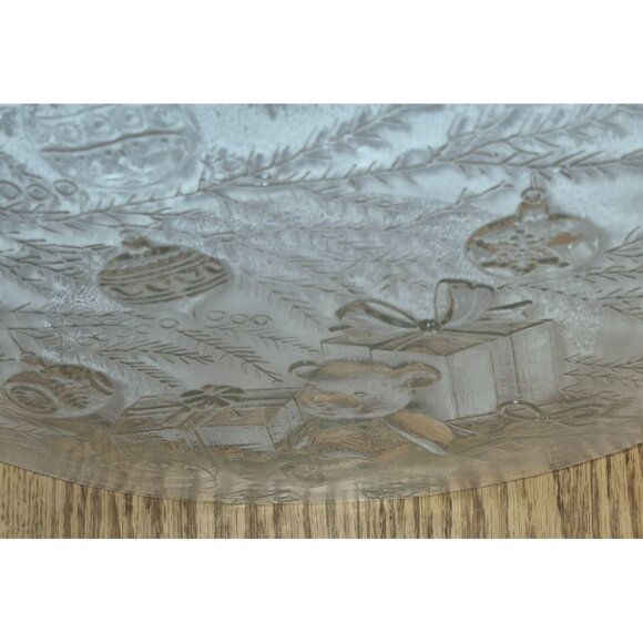 Oval Christmas Glass Platter with Teddy Bear & Gifts Design 13" - Picture 5 of 6